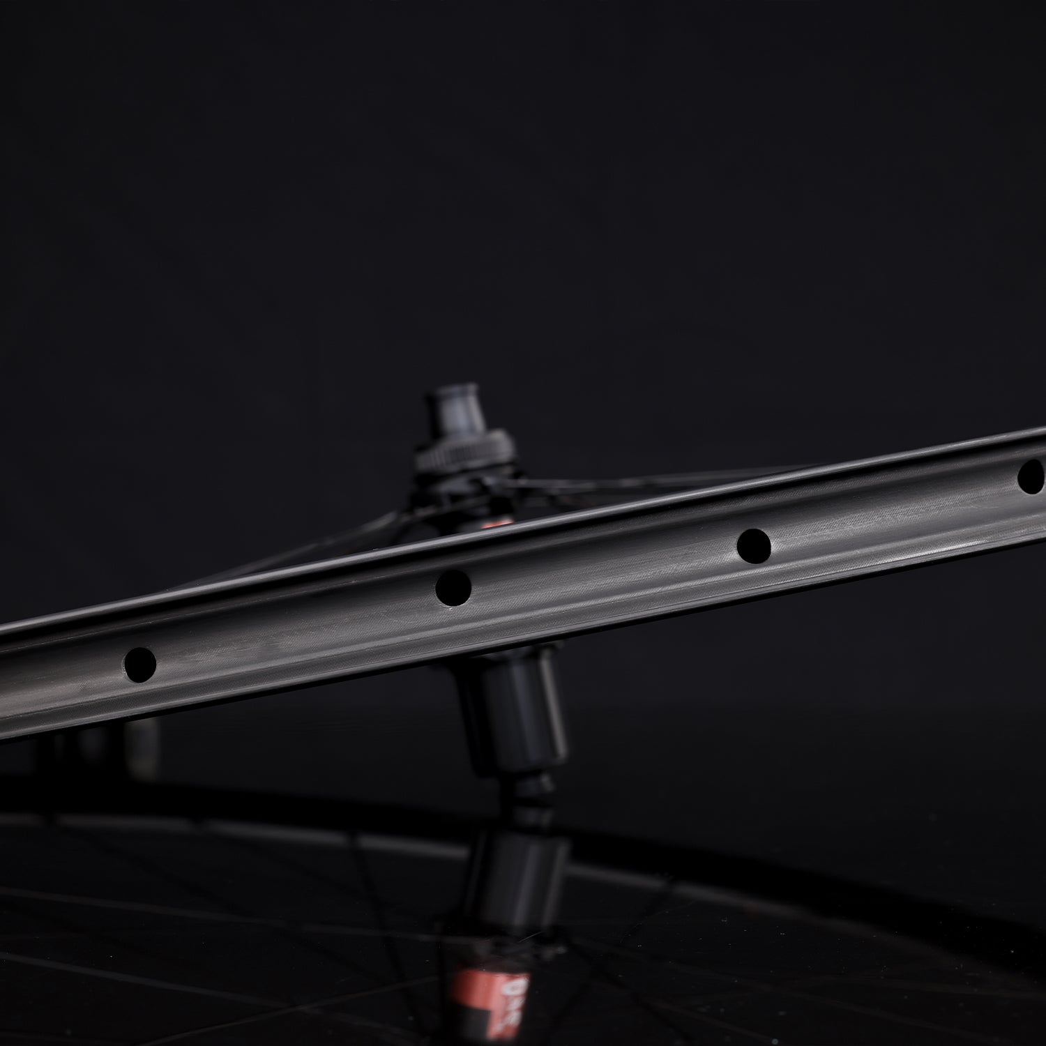 DT AERO 40 디스크 브레이크 휠