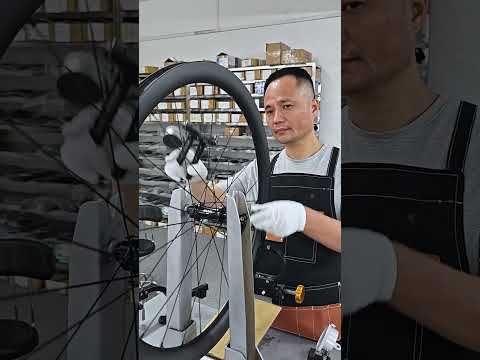 700C G24 그래블 휠 DT 스위스 허브 장착
